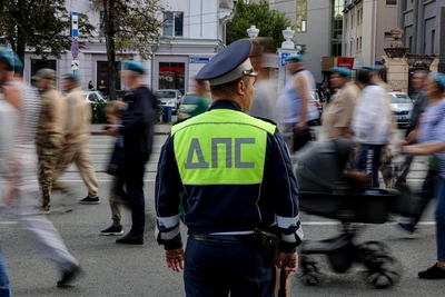 Женщина в Алтайском крае лишилась авто за наезд на инспектора