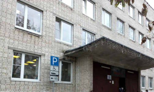 Городскую поликлинику № 56 оштрафовали на сто тысяч за отсутствие СИЗов. Там заразились коронавирусом 17 сотрудников