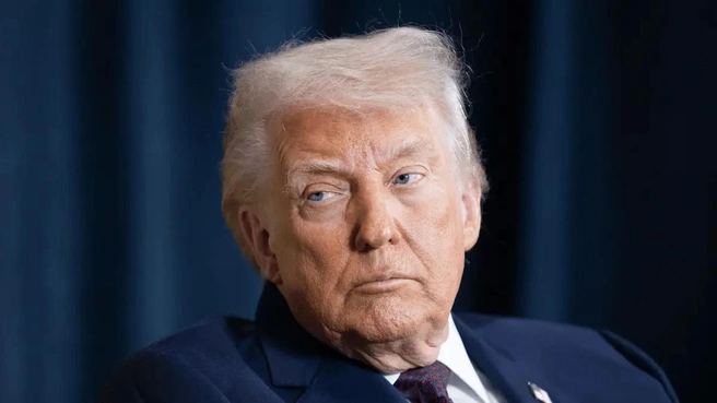 Трамп и его врачи дали объяснение всем слухам о его недугах. | Источник: mega