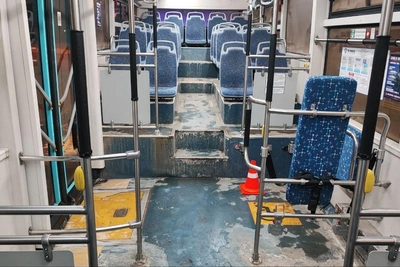 Пенсионерка из Северодвинска упала в автобусе и повредила голову