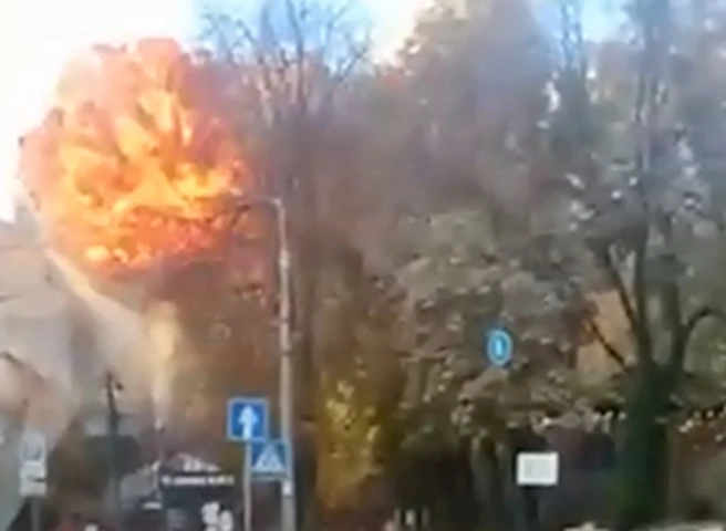 Момент одного из взрывов в Киеве попал на видео | ya62.ru