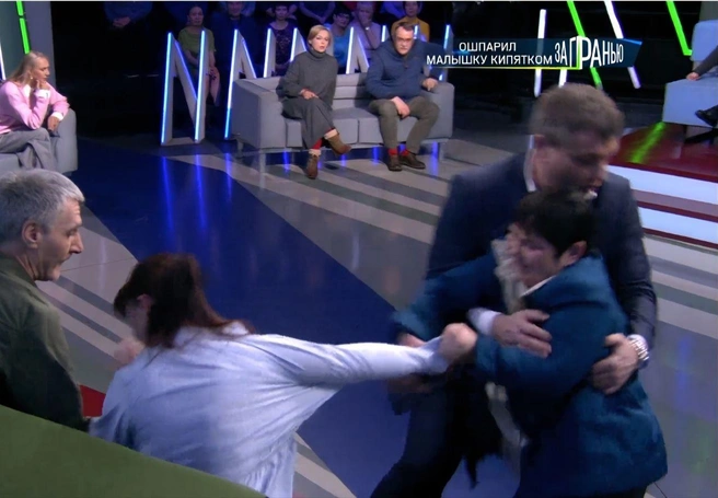 Соседка плакала по ребенку больше, чем родная мать  | Источник: ntv.ru