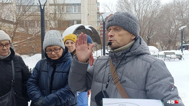 Алексей Дедов готов часами рассказывать о тайнах старинных домов | Источник: Анна Сарапульцева / 45.RU