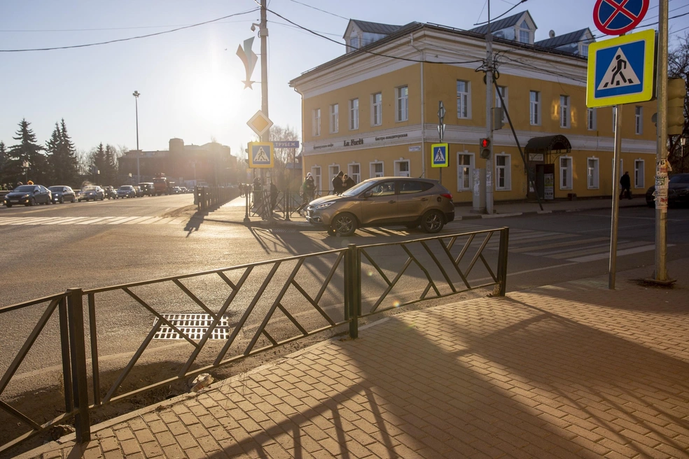 Город удобно располагается между Москвой и Санкт-Петербургом  | Источник: Александра Мамонтова