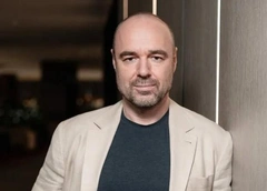 Новый мужчина Дибровой: «Кто-нибудь спросил, правда ли я выкинул бывшую жену на улицу без денег? Я даю ей миллиард!»