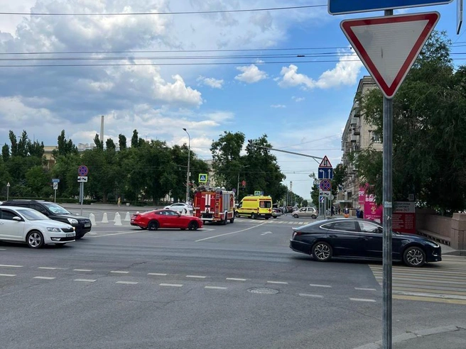 Полиция выясняет подробности аварии | Источник: читатели V1.RU