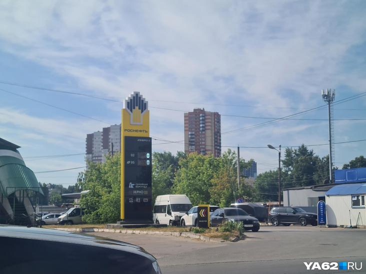 Бензин по 159 рублей, пустые пистолеты и жесткие лимиты: что происходит на АЗС по всей России