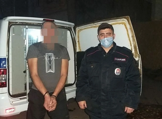На улице Крупской мужчина угрожал зарезать жену | ya62.ru