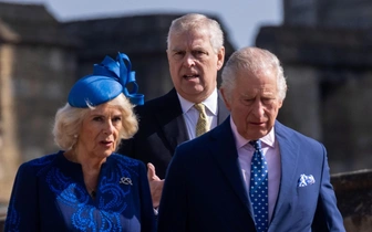 «Их Величества желают ясно заявить». Карл III лишил экс-принца Эндрю титулов и выгнал его из дома