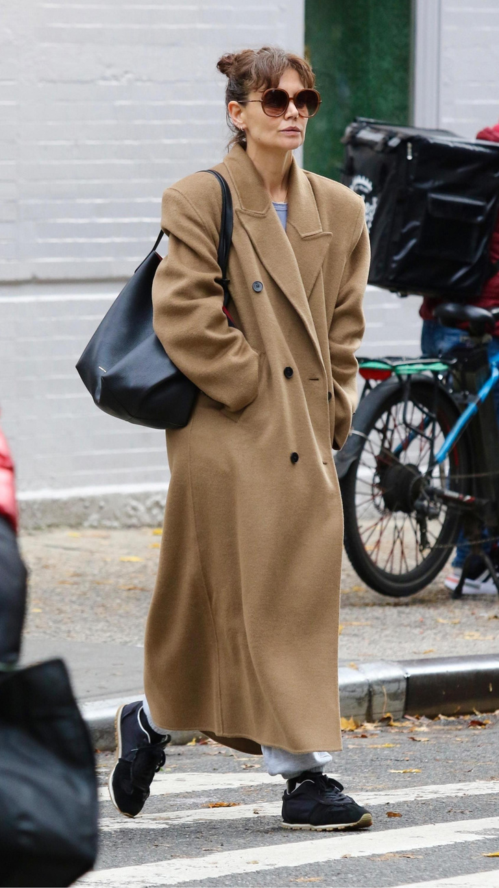 За работой: Кэти Холмс на съемках своего нового фильма в Нью-Йорке | HELLO! | Дзен
