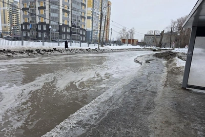 Дороги Новосибирска залило водой после потепления