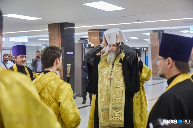 Станцию, разумеется, освятили&nbsp;— надеемся, это поможет | Источник: Александр Ощепков / NGS.RU