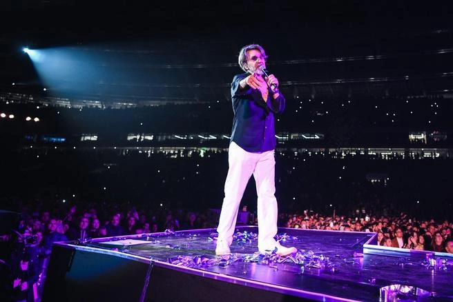 Под крышей «Сибирь-Арены» соберутся тысячи горожан, чтобы спеть вместе со Шнуром | Источник: предоставлено организатором