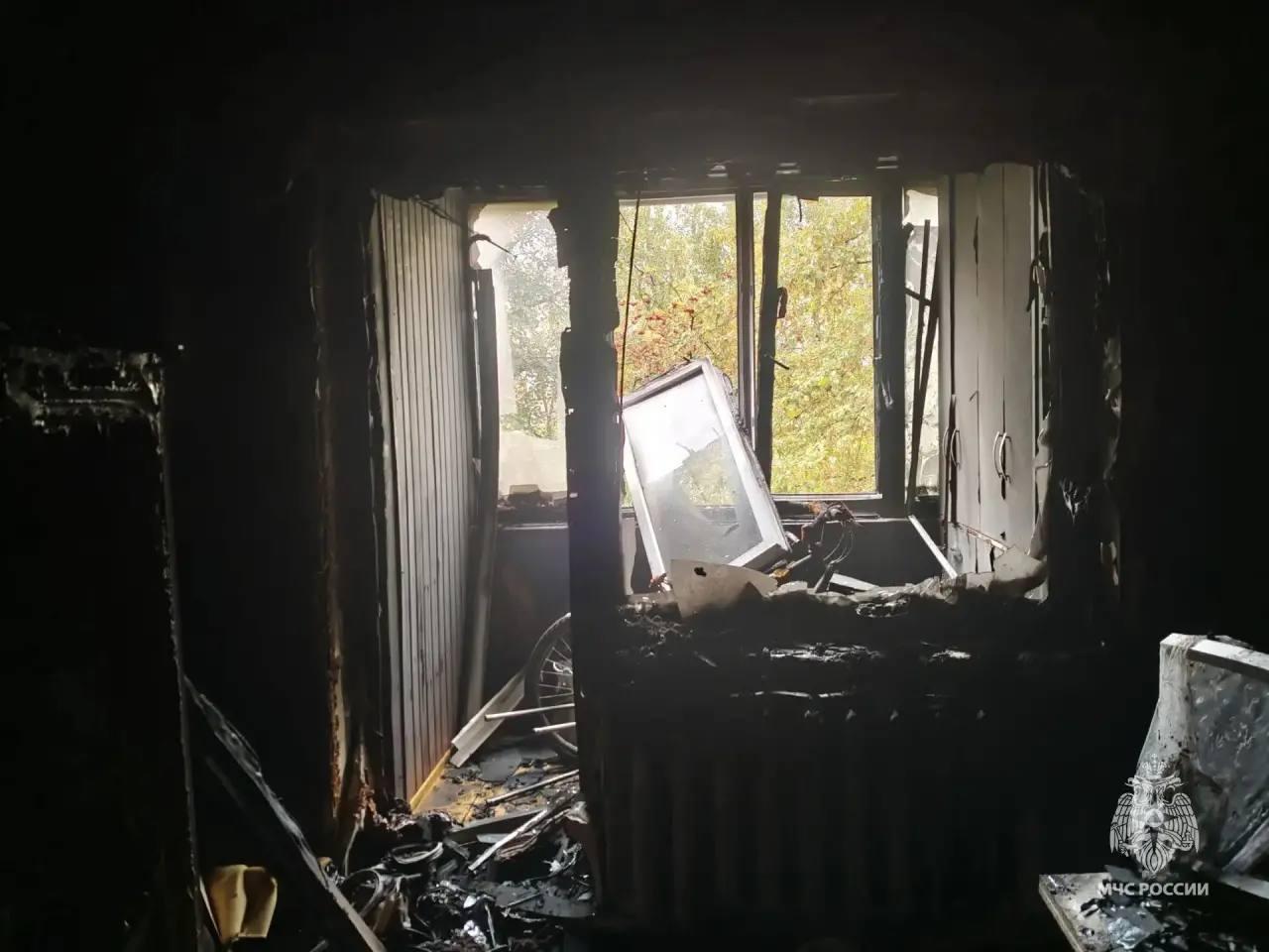 Людей из горящей девятиэтажки в Уфе выводили по пожарной лестнице