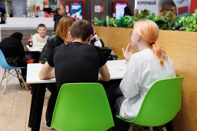 На фуд-кортах можно просто общаться | Источник: Ирина Шарова / 72.RU