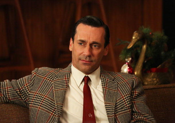 В гардеробе Дона Дрейпера появился интересный пиджак | Источник: Кадр из сериала Mad Men