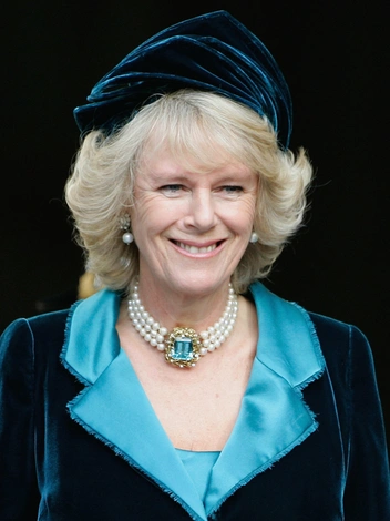 Герцогиня Камилла в своем любимом ожерелье на службе в честь 200-летия победы Нельсона, 23 октября 2005