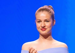 Выросла и располнела: 17-летняя принцесса Испании удивила изменившейся фигурой и неопрятным видом