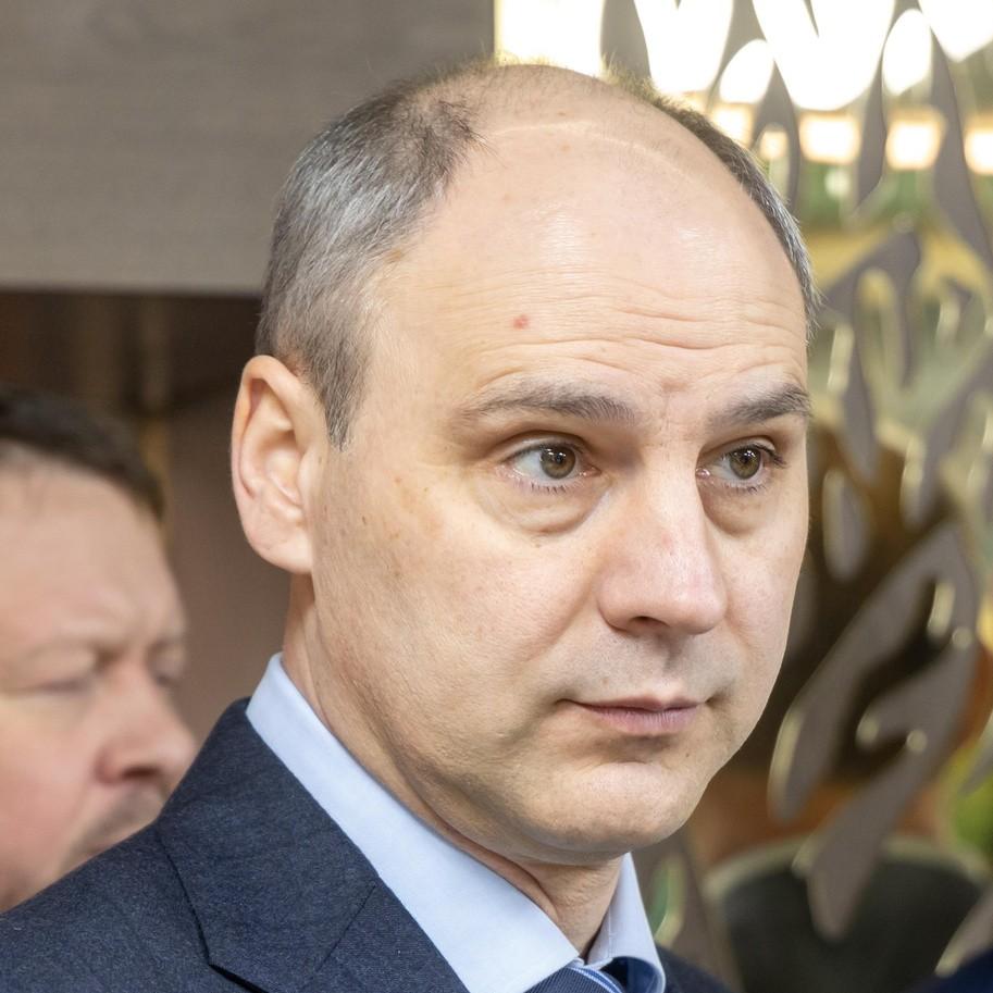 <p>Денис Паслер</p>