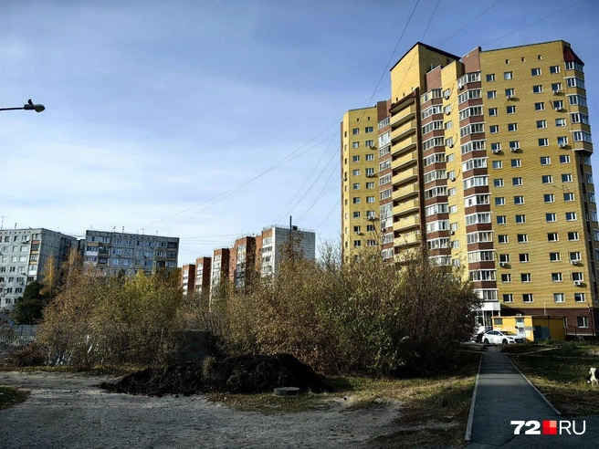 Еще пример разной архитектуры в районе  | Источник: Павел Красоткин / 72.RU 
