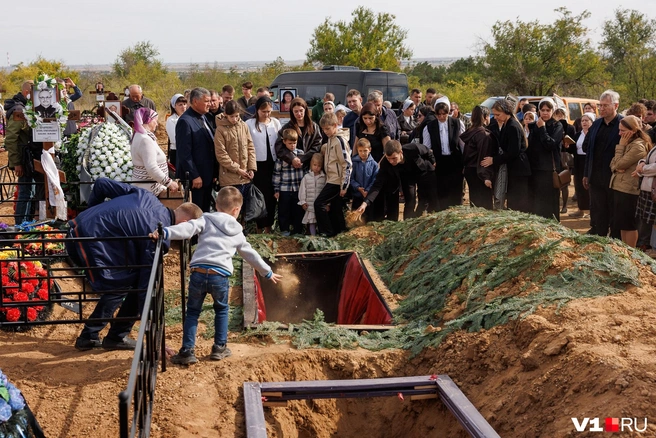 Многие из пришедших вспоминали проповеди Петра Маликова | Источник: Алексей Волхонский / V1.RU