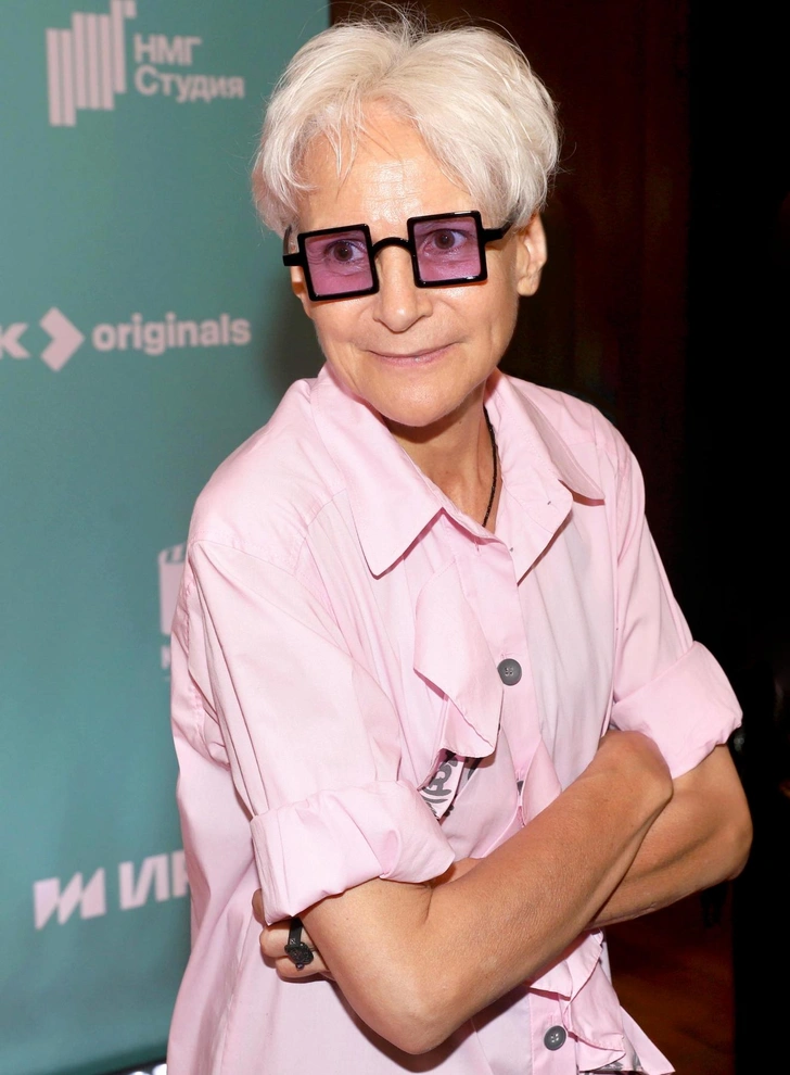 Үйде жалғыз ұйықтап жатқан порно көру