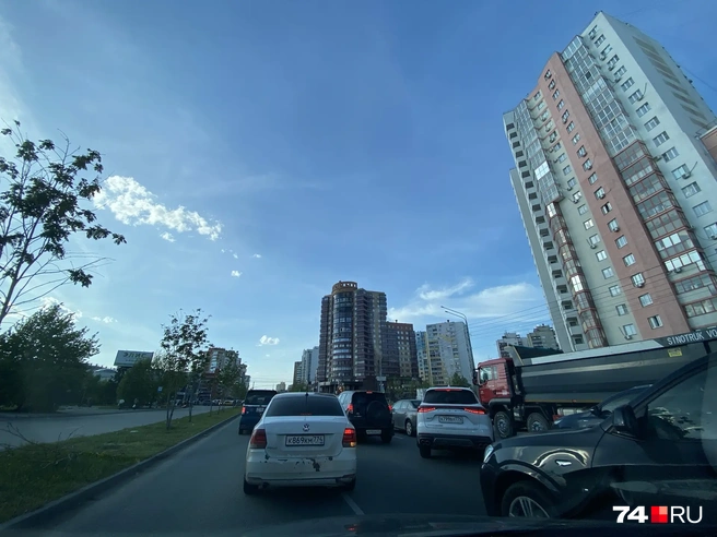 Домой сегодня быстро не попасть  | Источник: читатель 74.RU