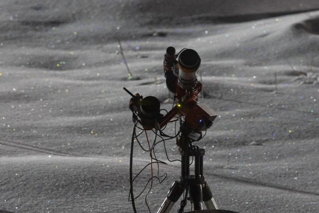 Съемка проходила в окружении белоснежных сибирских сугробов | Источник: Алексей Поляков / Телеграм