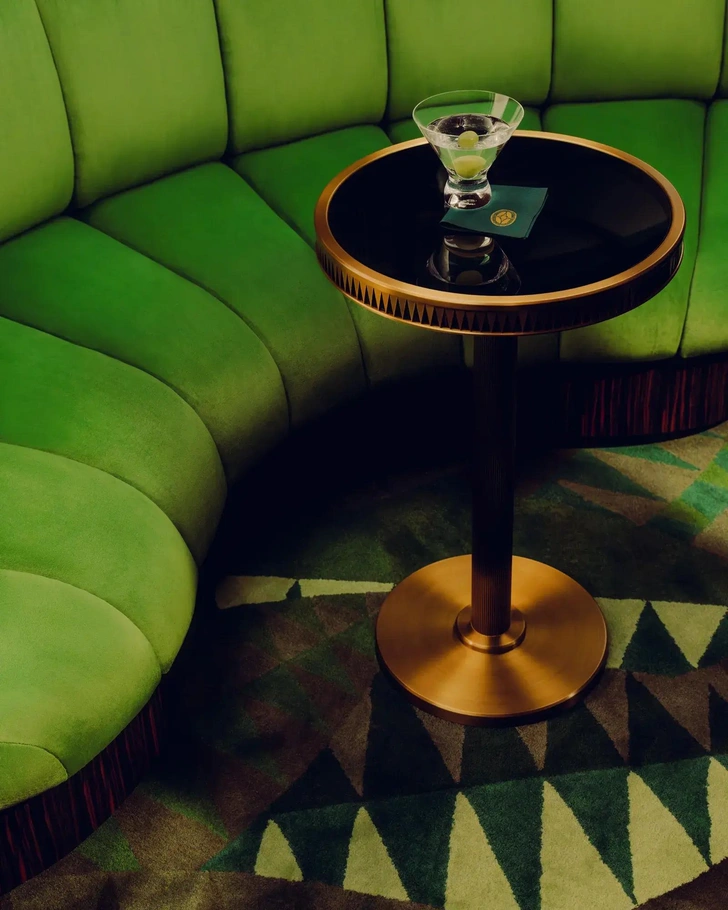 Источник: Alixe Lay