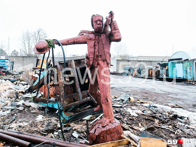 «Господин Попов» — работа пермского скульптора Марины Еркович | Источник: Тимофей Калмаков / 59.RU