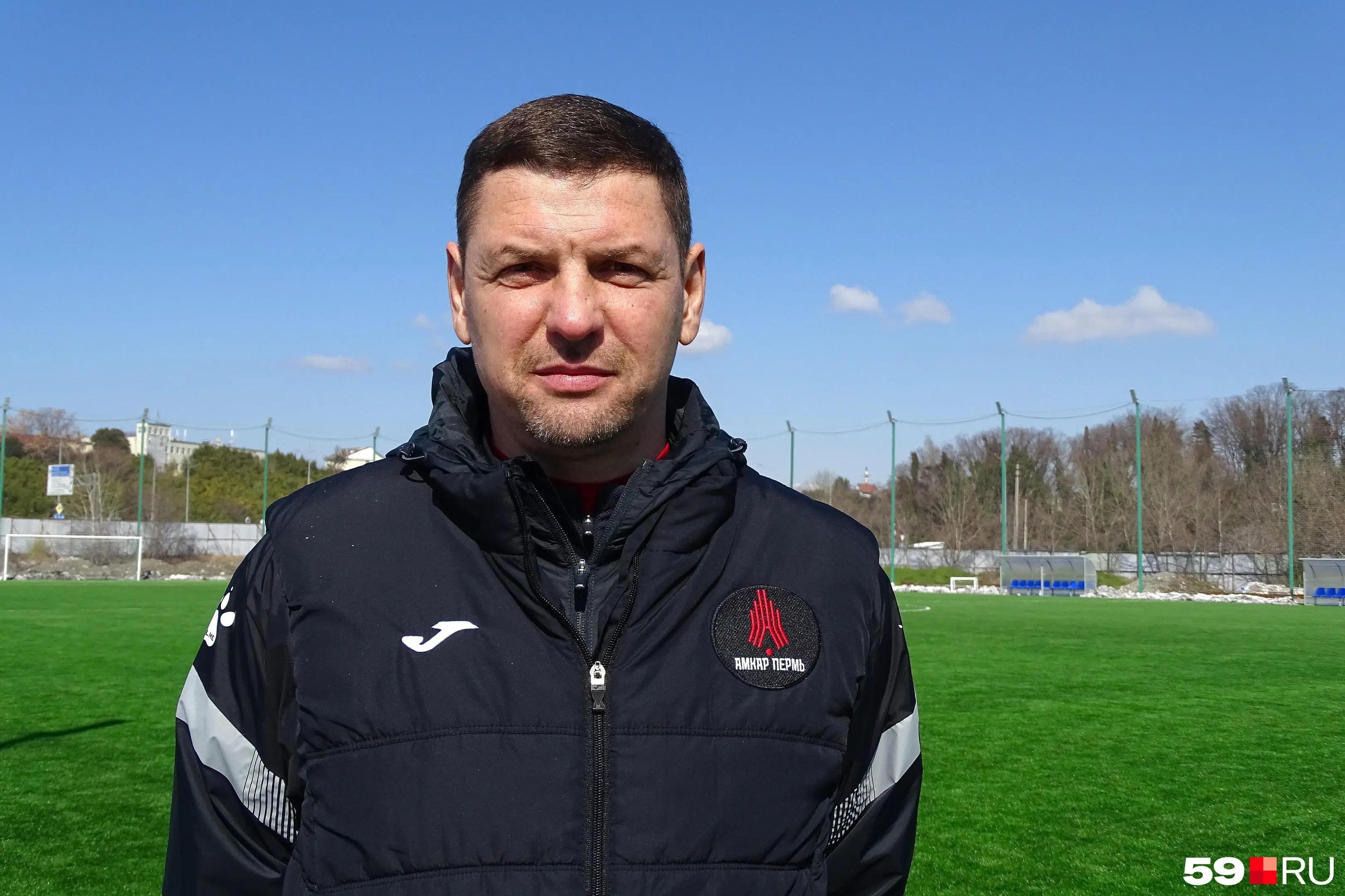 «Убрать его, когда команда идет на первом месте — свинство»: фанаты «Амкар Пермь» в шоке от увольнения главного тренера