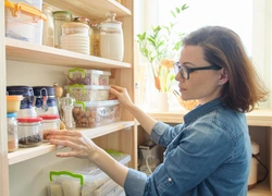 Запаситесь на зиму: 15 продуктов, которые могут долго лежать в кладовке