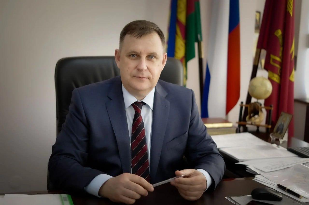 Глава Кореновского района ушел в отставку. Он занимал должность 14 лет