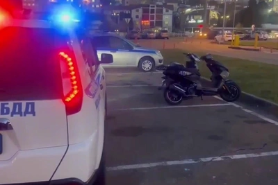 Дети без прав задержаны в Сочи за езду на мопедах