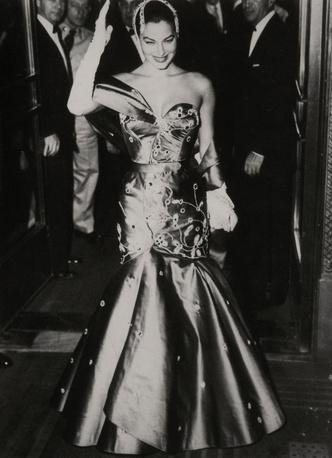 Эталоны женственности: самые потрясающие платья звезд Золотого Голливуда, которые вошли в историю