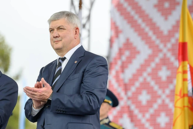 Воронежские власти потратят почти миллион рублей на праздничные баннеры от губернатора | Источник: Гусев / T.me