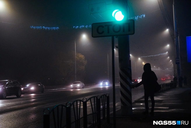 На одной из самых оживленных магистралей города образовалась колея | Источник: Елена Латыпова