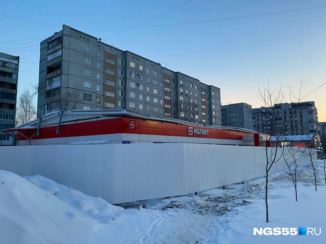 Ограждение достаточно высокое | Источник: Евгений Софийчук / NGS55.RU