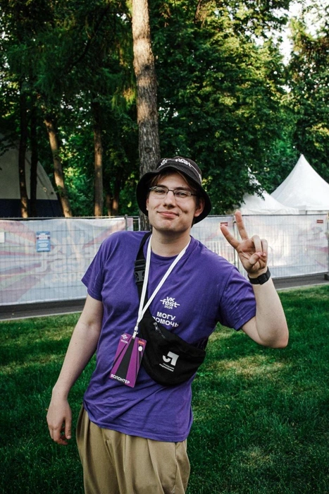 Роман работает волонтером на VK Fest уже пятый раз | Источник: пресс-служба VK Fest