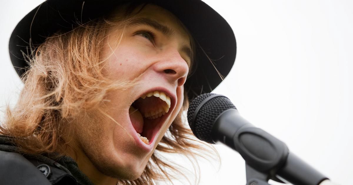 Зачем ты петь. Metal Singers in hat. Singers in hats.