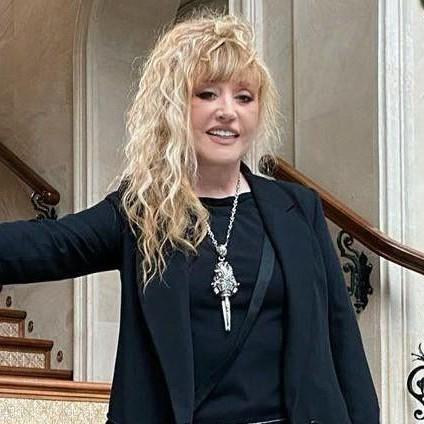 «Не имеет права называться народной артисткой России»: Запашный просил президента лишить Пугачеву звания