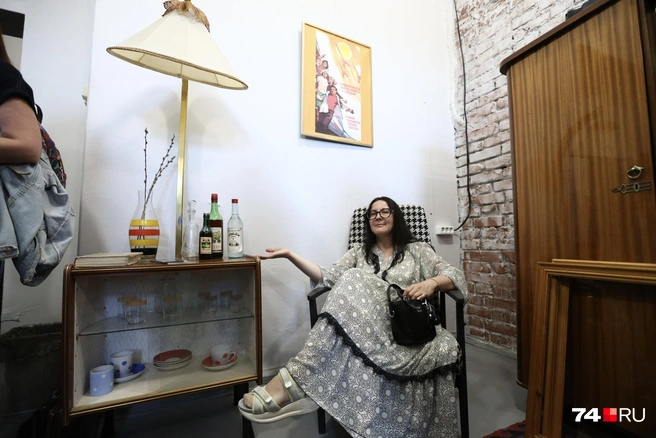 Посуду старательно расставляли в шкафах и тумбочках | Источник: Наталья Лапцевич
