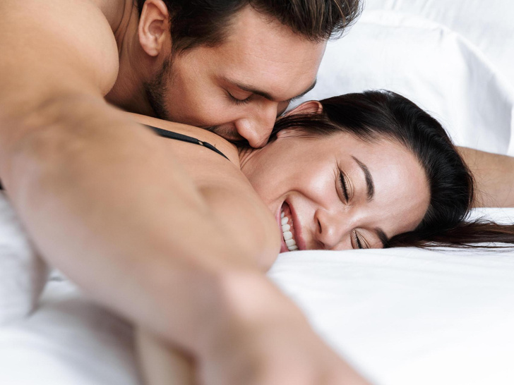 10 слабостей мужчин в постели, о которых не подозревают женщины