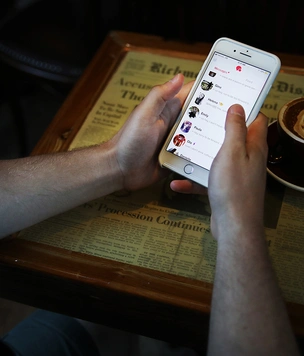 Tinder введет кнопку вызова полиции, на случай если свидание пойдет не так