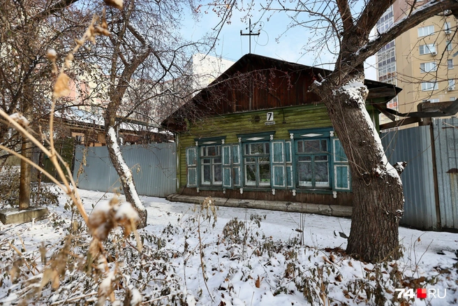 Но «деревня» в данном случае — не синоним уюта и бабушек с пирожками. Скорее это про непростую жизнь и отсутствие элементарных благ | Источник: Наталья Лапцевич