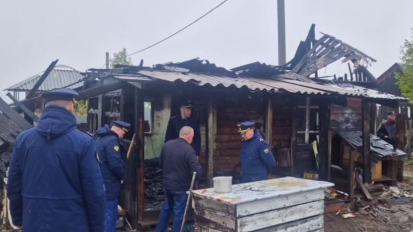 «Четверых сразу же убил». Страшные кадры с места массового убийства подростков в Сибири 