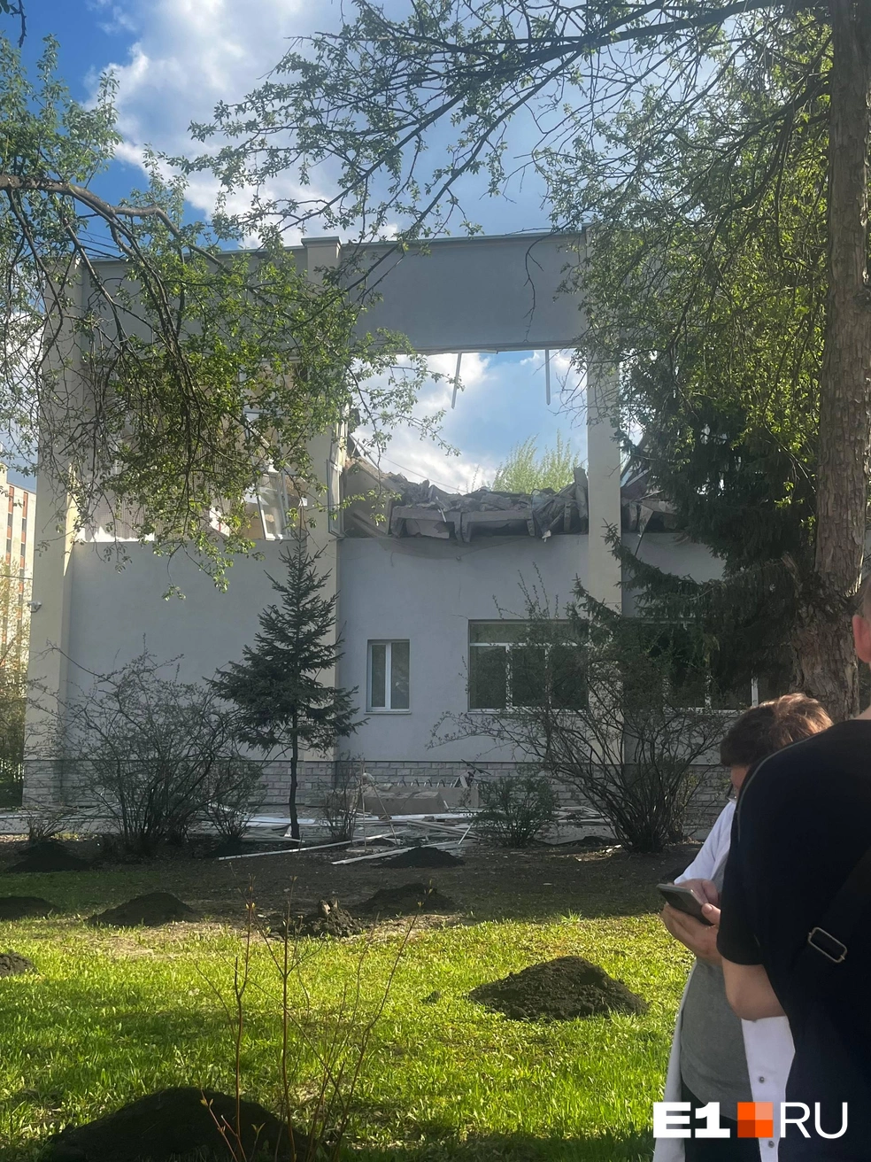 На Вторчермете рухнула крыша в колледже: что известно о ЧП | Источник: читатель E1.RU