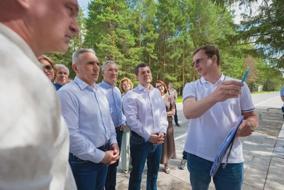 Артюхов и Моор осмотрели реконструкцию «Ахманки»