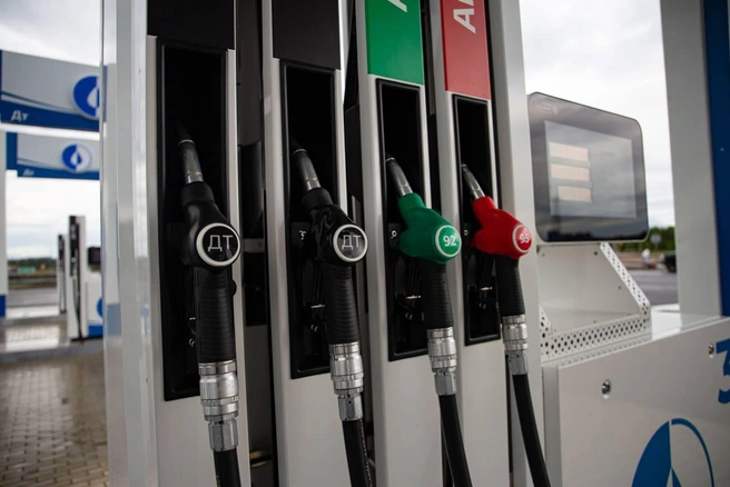 Бензин АИ-95 и АИ-92 будут отпускать без ограничений | Источник: АО «Саханефтегазсбыт» / T.me