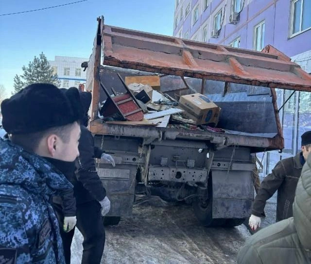 Квартиру пришлось очистить в принудительном порядке | Источник: ГУФССП России по Новосибирской области